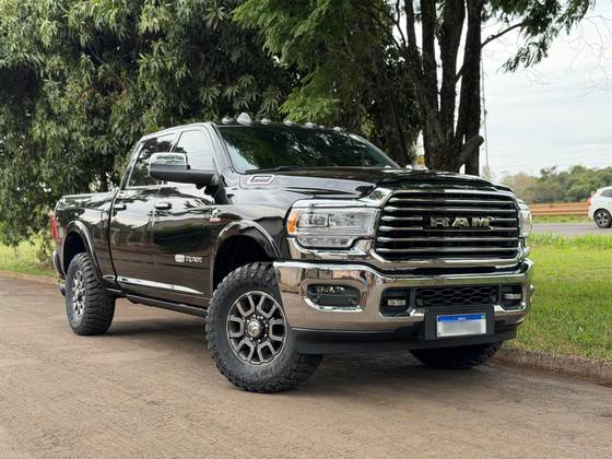 RAM 3500 6.7 I6 TURBO DIESEL LIMITED LONGHORN CD 4X4  AUTOMÁTICO